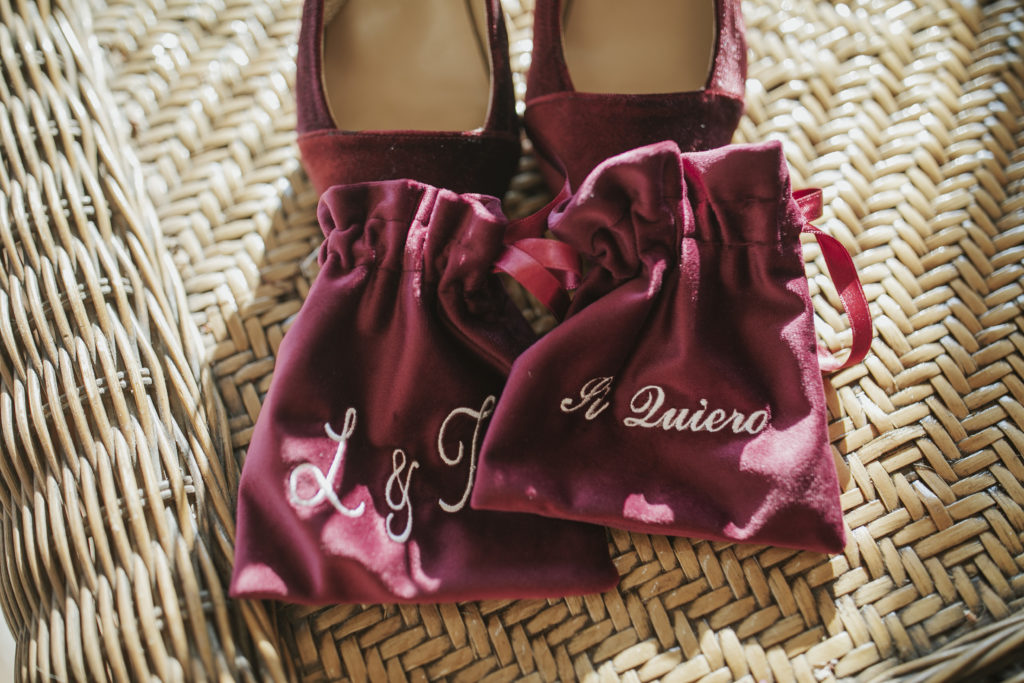 ¿QUÉ HUBO DE ALGO NUEVO, PRESTADO Y AZUL EN LA BODA NAVIDEÑA DE LAURA?